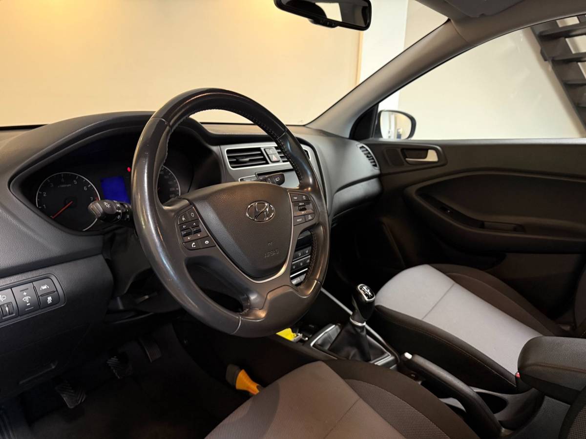 Hyundai i20 Hyundai I20 1.0 T-GDI Comfort *Carplay* 2de Eigenaar|Camera|Trekhaak|Navi|DAB|Climate|Cruise|Lane-Assist|Lm-Velgen|Org.NL|NAP