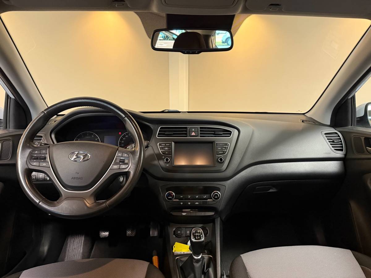 Hyundai i20 Hyundai I20 1.0 T-GDI Comfort *Carplay* 2de Eigenaar|Camera|Trekhaak|Navi|DAB|Climate|Cruise|Lane-Assist|Lm-Velgen|Org.NL|NAP