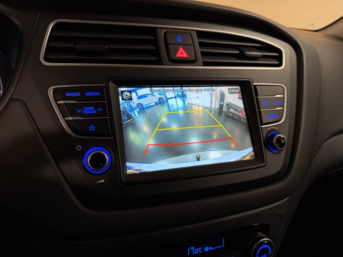 Hyundai i20 Hyundai I20 1.0 T-GDI Comfort *Carplay* 2de Eigenaar|Camera|Trekhaak|Navi|DAB|Climate|Cruise|Lane-Assist|Lm-Velgen|Org.NL|NAP