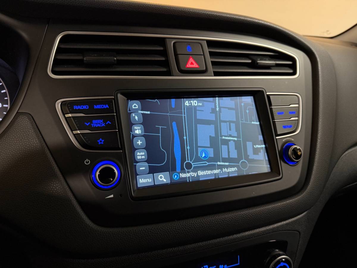 Hyundai i20 Hyundai I20 1.0 T-GDI Comfort *Carplay* 2de Eigenaar|Camera|Trekhaak|Navi|DAB|Climate|Cruise|Lane-Assist|Lm-Velgen|Org.NL|NAP