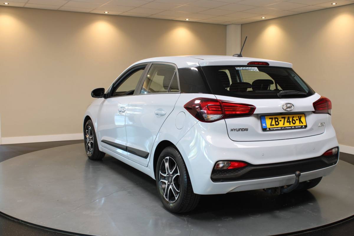 Hyundai i20 Hyundai I20 1.0 T-GDI Comfort *Carplay* 2de Eigenaar|Camera|Trekhaak|Navi|DAB|Climate|Cruise|Lane-Assist|Lm-Velgen|Org.NL|NAP