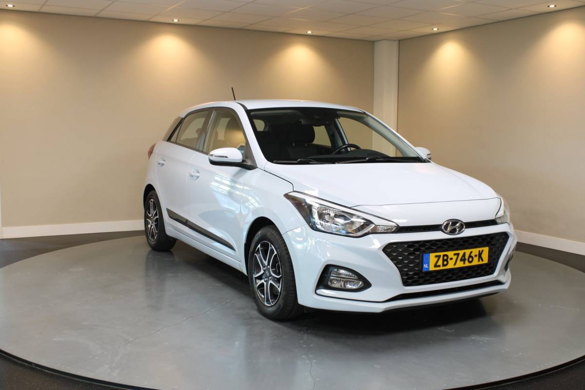 Hyundai i20 Hyundai I20 1.0 T-GDI Comfort *Carplay* 2de Eigenaar|Camera|Trekhaak|Navi|DAB|Climate|Cruise|Lane-Assist|Lm-Velgen|Org.NL|NAP