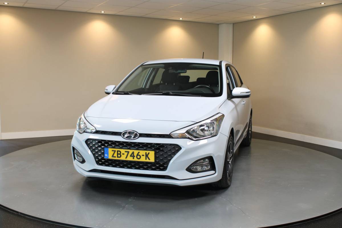 Hyundai i20 Hyundai I20 1.0 T-GDI Comfort *Carplay* 2de Eigenaar|Camera|Trekhaak|Navi|DAB|Climate|Cruise|Lane-Assist|Lm-Velgen|Org.NL|NAP