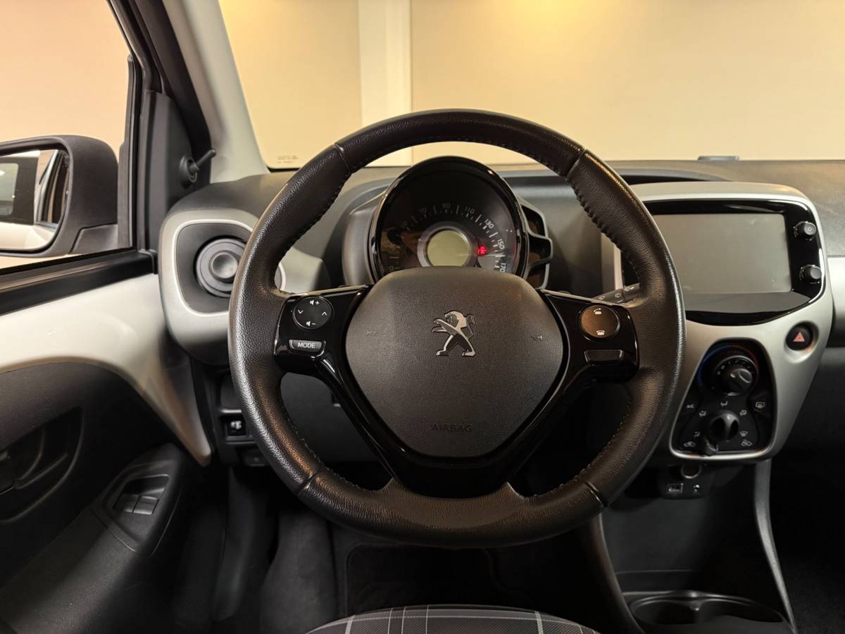 Peugeot 108 Peugeot 108 1.0 e-VTi Active *Automaat* 1ste Eigenaar/Dealer OH|11.000Km NAP|Airco|Camera|Bluetooth|DAB|5 Deurs|Uniek!