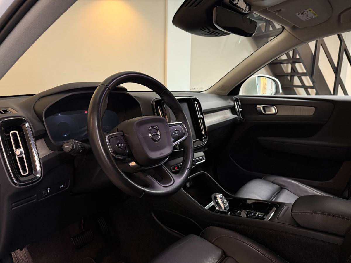 Volvo XC40 Volvo XC40 1.5 T3 Inscription *Dealer OH* Stoel/Stuurverw.|Carplay|Leer|Orrefors|Adapt.Cruise|Memory|Camera|Navi|All-season|NAP