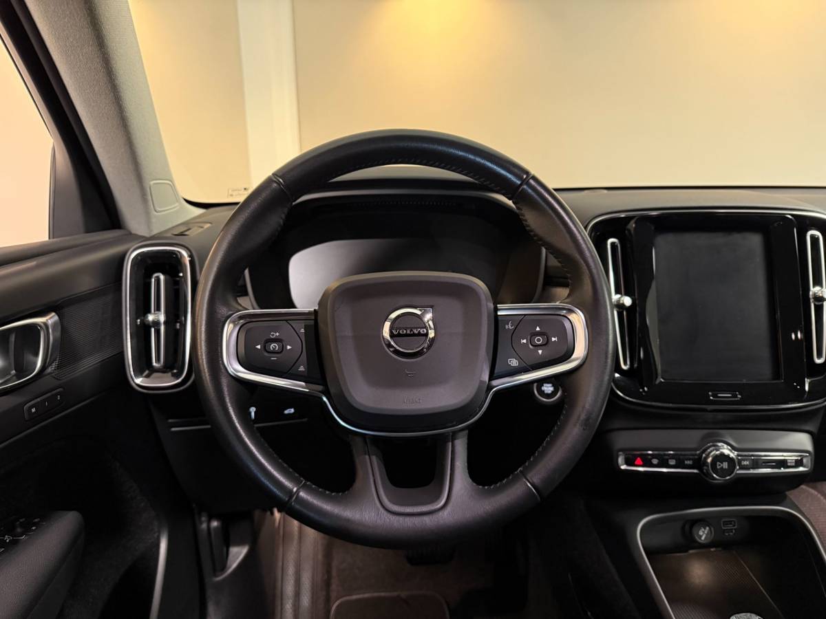 Volvo XC40 Volvo XC40 1.5 T3 Inscription *Dealer OH* Stoel/Stuurverw.|Carplay|Leer|Orrefors|Adapt.Cruise|Memory|Camera|Navi|All-season|NAP
