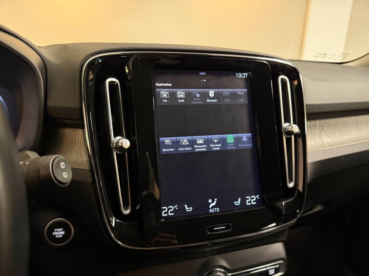 Volvo XC40 Volvo XC40 1.5 T3 Inscription *Dealer OH* Stoel/Stuurverw.|Carplay|Leer|Orrefors|Adapt.Cruise|Memory|Camera|Navi|All-season|NAP