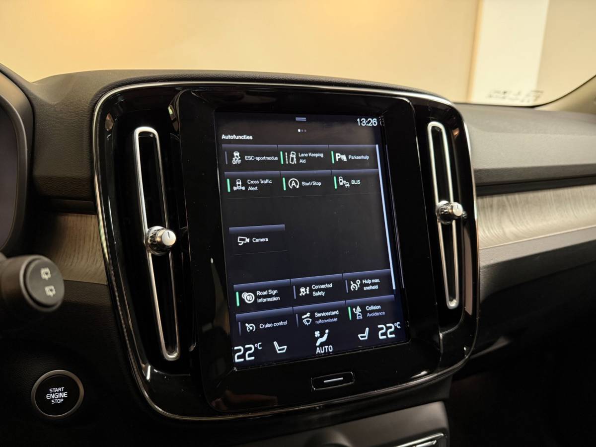 Volvo XC40 Volvo XC40 1.5 T3 Inscription *Dealer OH* Stoel/Stuurverw.|Carplay|Leer|Orrefors|Adapt.Cruise|Memory|Camera|Navi|All-season|NAP