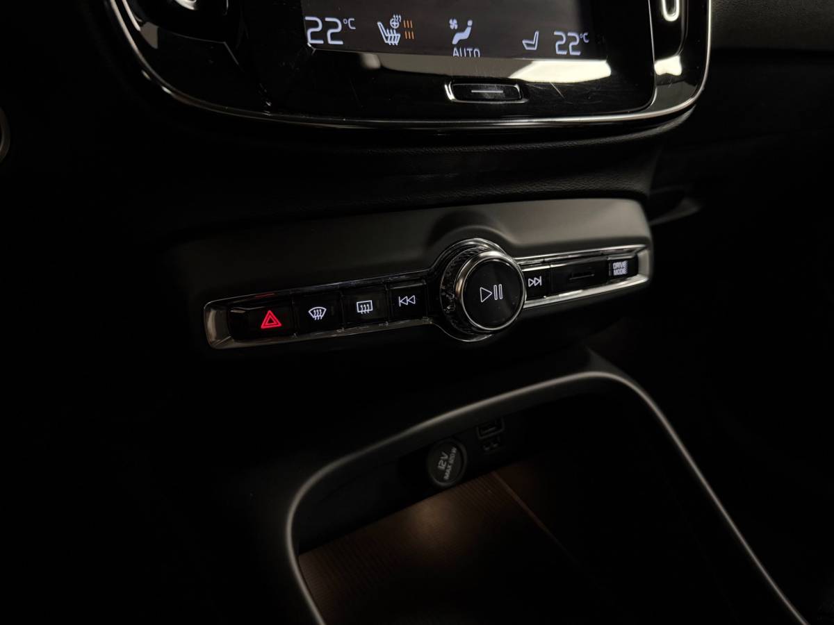 Volvo XC40 Volvo XC40 1.5 T3 Inscription *Dealer OH* Stoel/Stuurverw.|Carplay|Leer|Orrefors|Adapt.Cruise|Memory|Camera|Navi|All-season|NAP