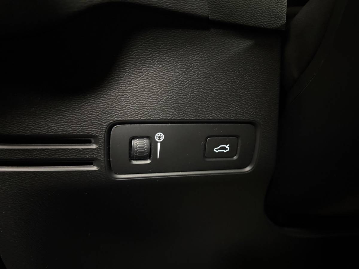 Volvo XC40 Volvo XC40 1.5 T3 Inscription *Dealer OH* Stoel/Stuurverw.|Carplay|Leer|Orrefors|Adapt.Cruise|Memory|Camera|Navi|All-season|NAP