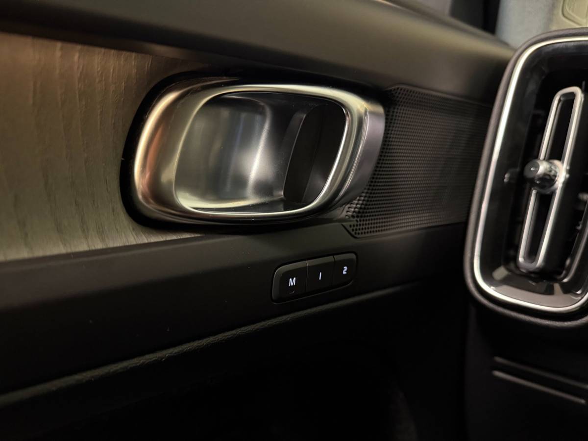 Volvo XC40 Volvo XC40 1.5 T3 Inscription *Dealer OH* Stoel/Stuurverw.|Carplay|Leer|Orrefors|Adapt.Cruise|Memory|Camera|Navi|All-season|NAP