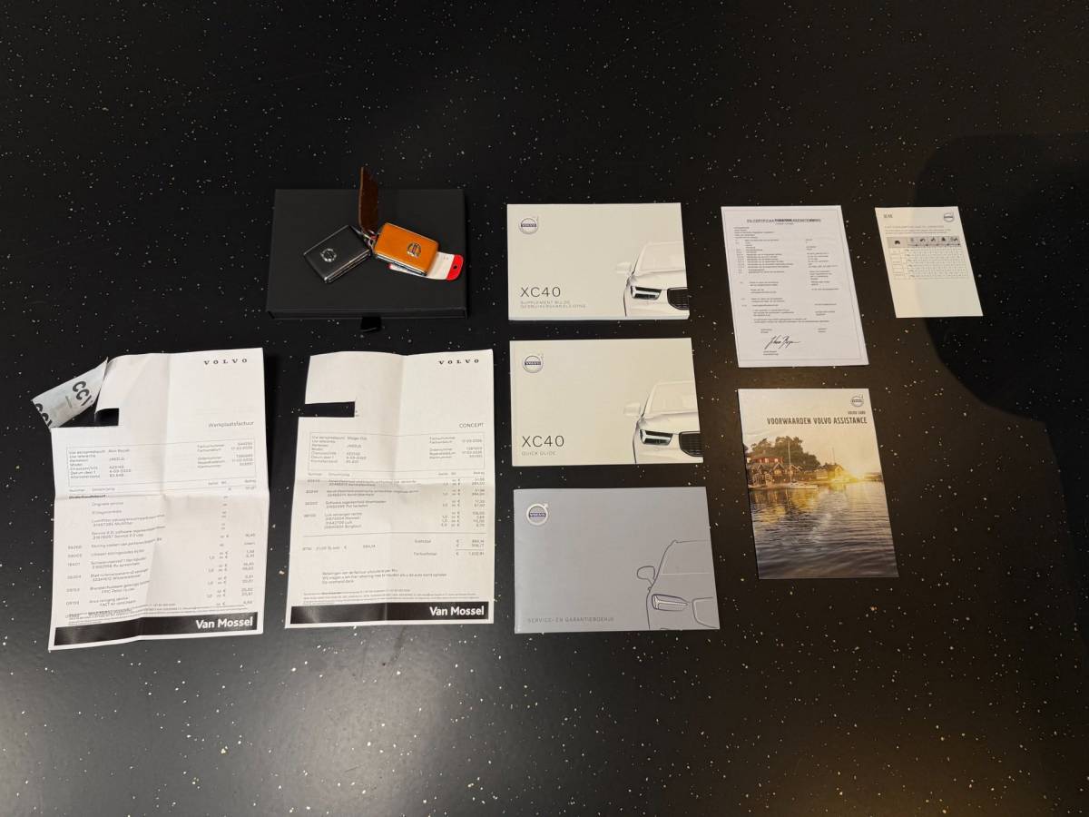 Volvo XC40 Volvo XC40 1.5 T3 Inscription *Dealer OH* Stoel/Stuurverw.|Carplay|Leer|Orrefors|Adapt.Cruise|Memory|Camera|Navi|All-season|NAP