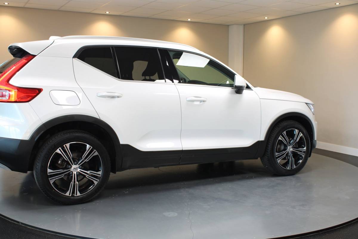 Volvo XC40 Volvo XC40 1.5 T3 Inscription *Dealer OH* Stoel/Stuurverw.|Carplay|Leer|Orrefors|Adapt.Cruise|Memory|Camera|Navi|All-season|NAP