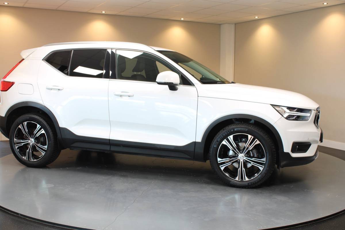 Volvo XC40 Volvo XC40 1.5 T3 Inscription *Dealer OH* Stoel/Stuurverw.|Carplay|Leer|Orrefors|Adapt.Cruise|Memory|Camera|Navi|All-season|NAP