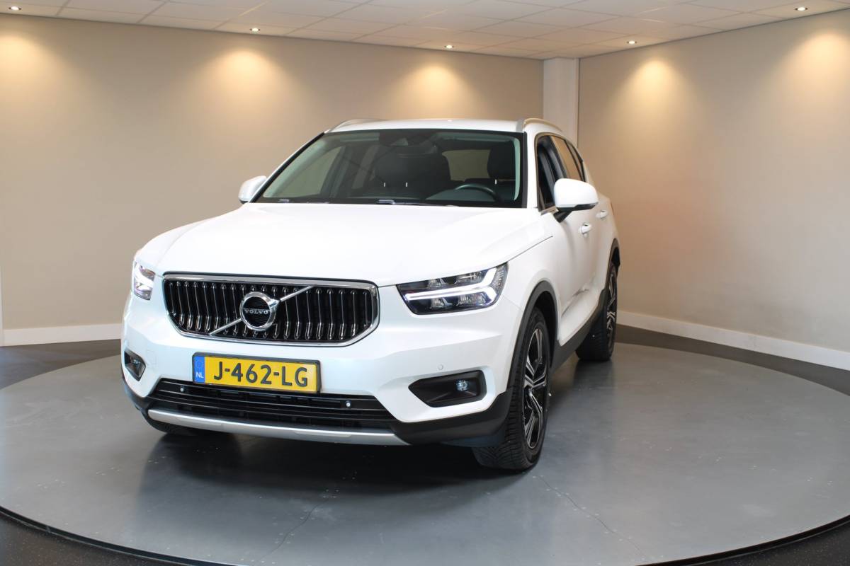 Volvo XC40 Volvo XC40 1.5 T3 Inscription *Dealer OH* Stoel/Stuurverw.|Carplay|Leer|Orrefors|Adapt.Cruise|Memory|Camera|Navi|All-season|NAP