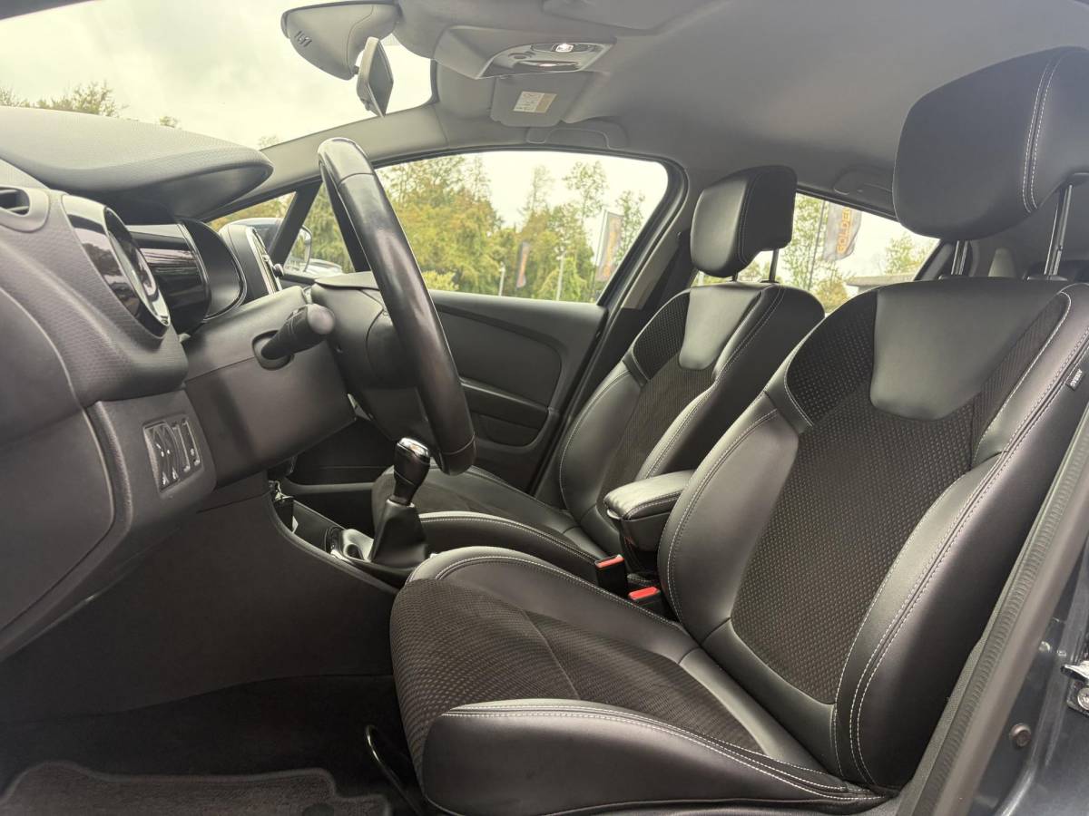 Renault Clio Renault Clio 0.9 TCe Intens ✓D-Ketting vv in 01-2026✓Camera✓Navi✓Keyless✓Dealer Onderhouden✓Halfleder✓LED✓Lm velgen✓Airco✓Cruise✓Pdc V+A✓4 Elekt Ramen✓N.A.P✓Apk tot 05-2027
