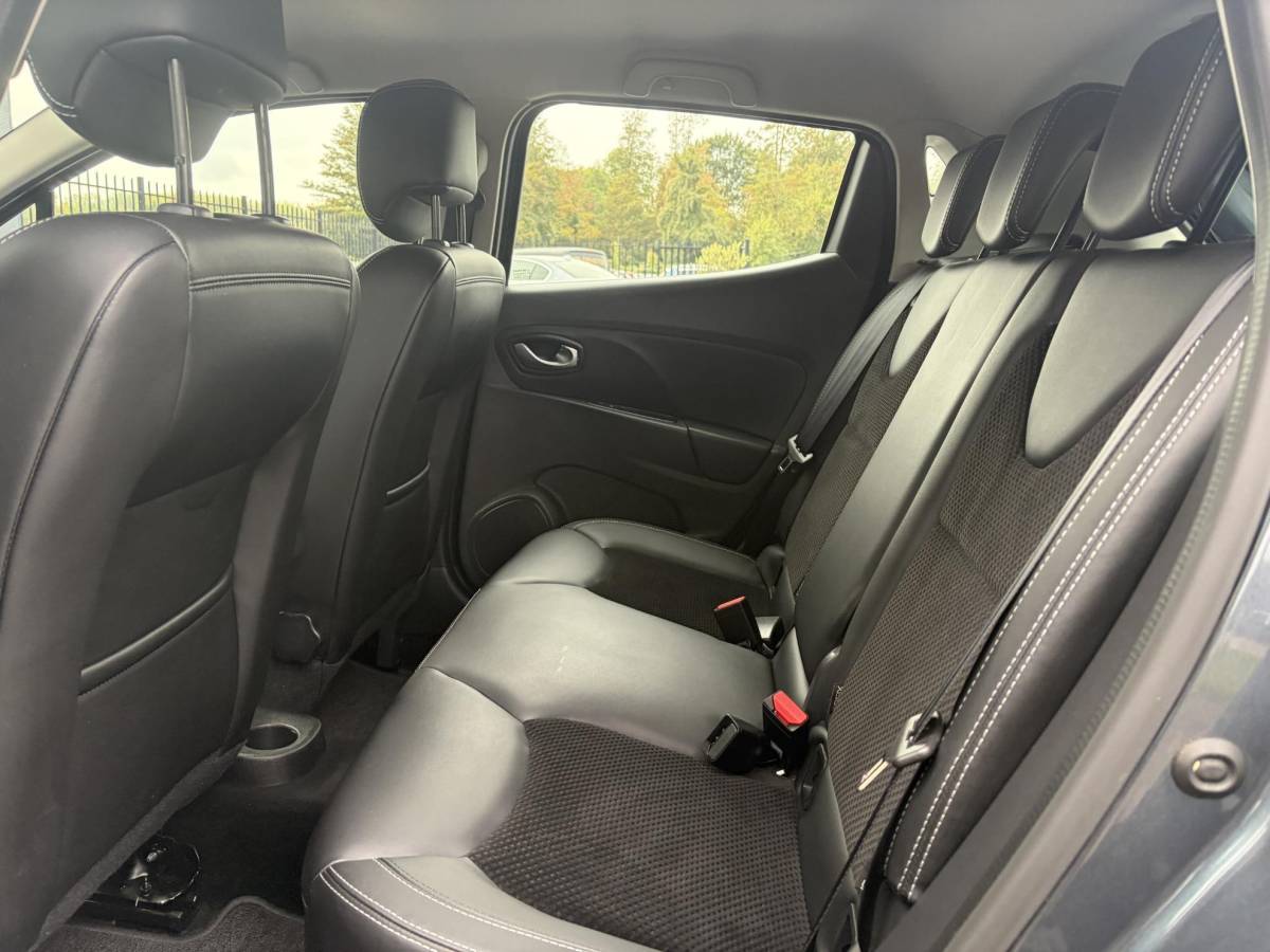 Renault Clio Renault Clio 0.9 TCe Intens ✓D-Ketting vv in 01-2026✓Camera✓Navi✓Keyless✓Dealer Onderhouden✓Halfleder✓LED✓Lm velgen✓Airco✓Cruise✓Pdc V+A✓4 Elekt Ramen✓N.A.P✓Apk tot 05-2027