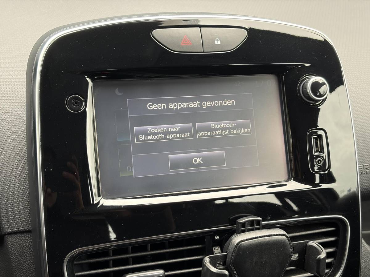Renault Clio Renault Clio 0.9 TCe Intens ✓D-Ketting vv in 01-2026✓Camera✓Navi✓Keyless✓Dealer Onderhouden✓Halfleder✓LED✓Lm velgen✓Airco✓Cruise✓Pdc V+A✓4 Elekt Ramen✓N.A.P✓Apk tot 05-2027