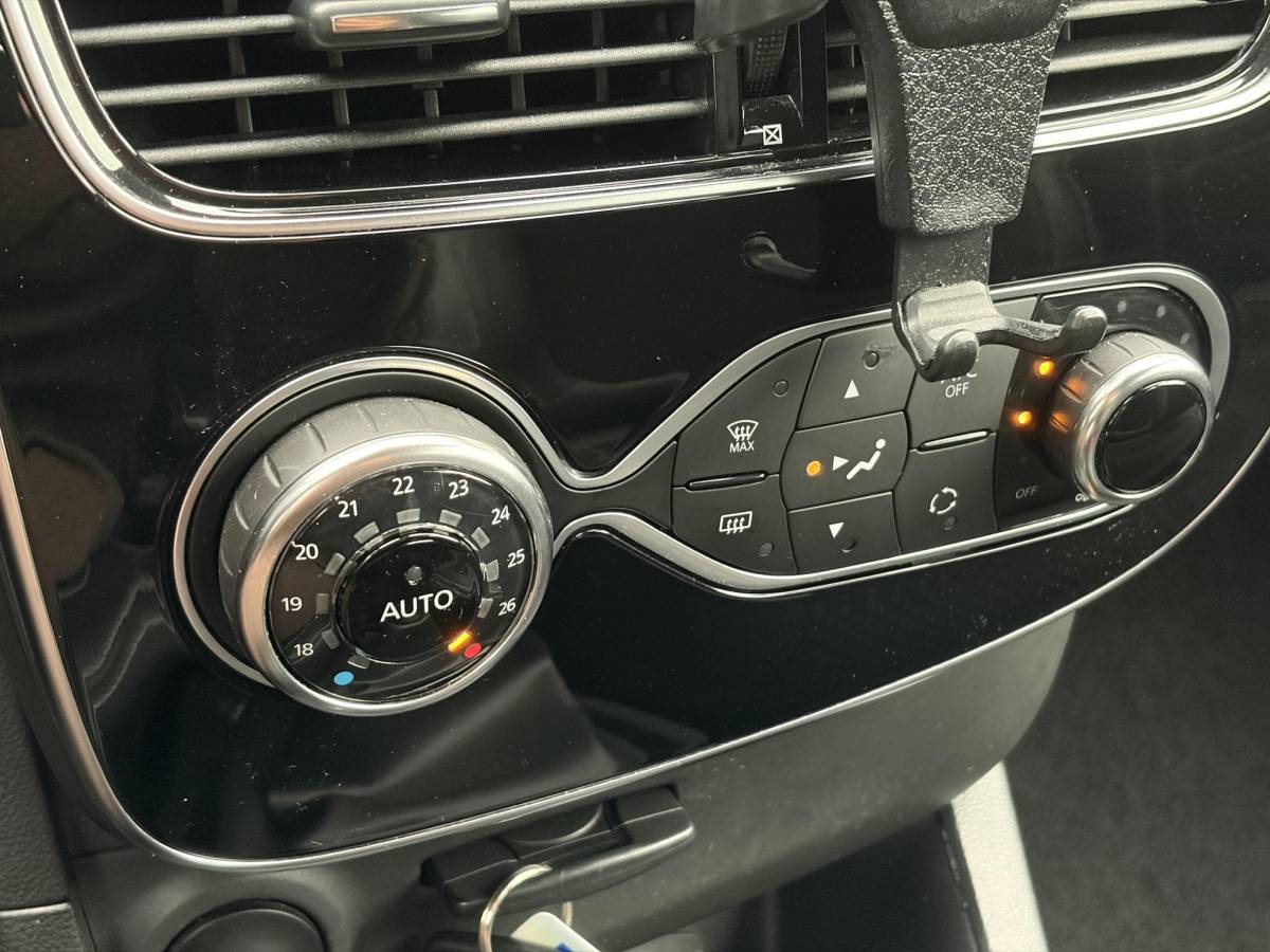 Renault Clio Renault Clio 0.9 TCe Intens ✓D-Ketting vv in 01-2026✓Camera✓Navi✓Keyless✓Dealer Onderhouden✓Halfleder✓LED✓Lm velgen✓Airco✓Cruise✓Pdc V+A✓4 Elekt Ramen✓N.A.P✓Apk tot 05-2027