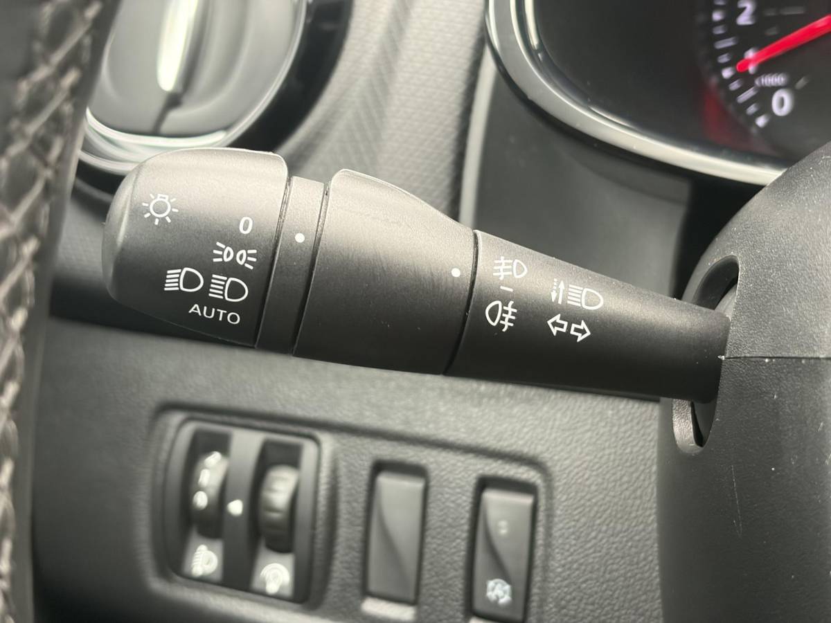 Renault Clio Renault Clio 0.9 TCe Intens ✓D-Ketting vv in 01-2026✓Camera✓Navi✓Keyless✓Dealer Onderhouden✓Halfleder✓LED✓Lm velgen✓Airco✓Cruise✓Pdc V+A✓4 Elekt Ramen✓N.A.P✓Apk tot 05-2027