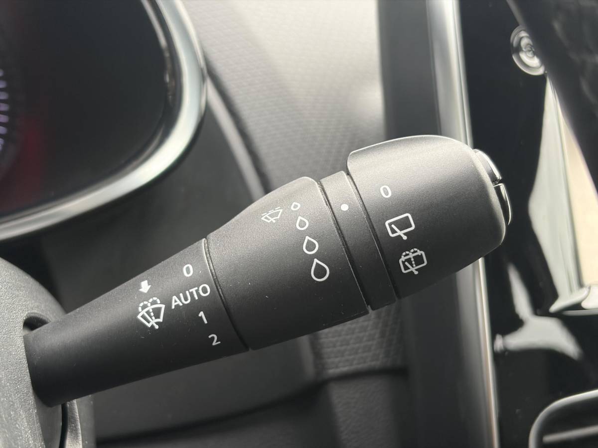 Renault Clio Renault Clio 0.9 TCe Intens ✓D-Ketting vv in 01-2026✓Camera✓Navi✓Keyless✓Dealer Onderhouden✓Halfleder✓LED✓Lm velgen✓Airco✓Cruise✓Pdc V+A✓4 Elekt Ramen✓N.A.P✓Apk tot 05-2027