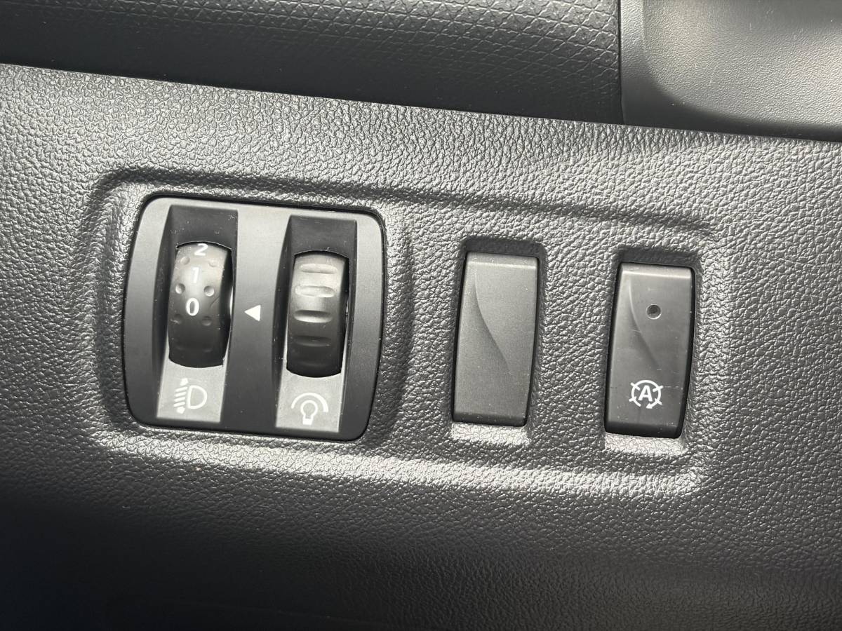 Renault Clio Renault Clio 0.9 TCe Intens ✓D-Ketting vv in 01-2026✓Camera✓Navi✓Keyless✓Dealer Onderhouden✓Halfleder✓LED✓Lm velgen✓Airco✓Cruise✓Pdc V+A✓4 Elekt Ramen✓N.A.P✓Apk tot 05-2027