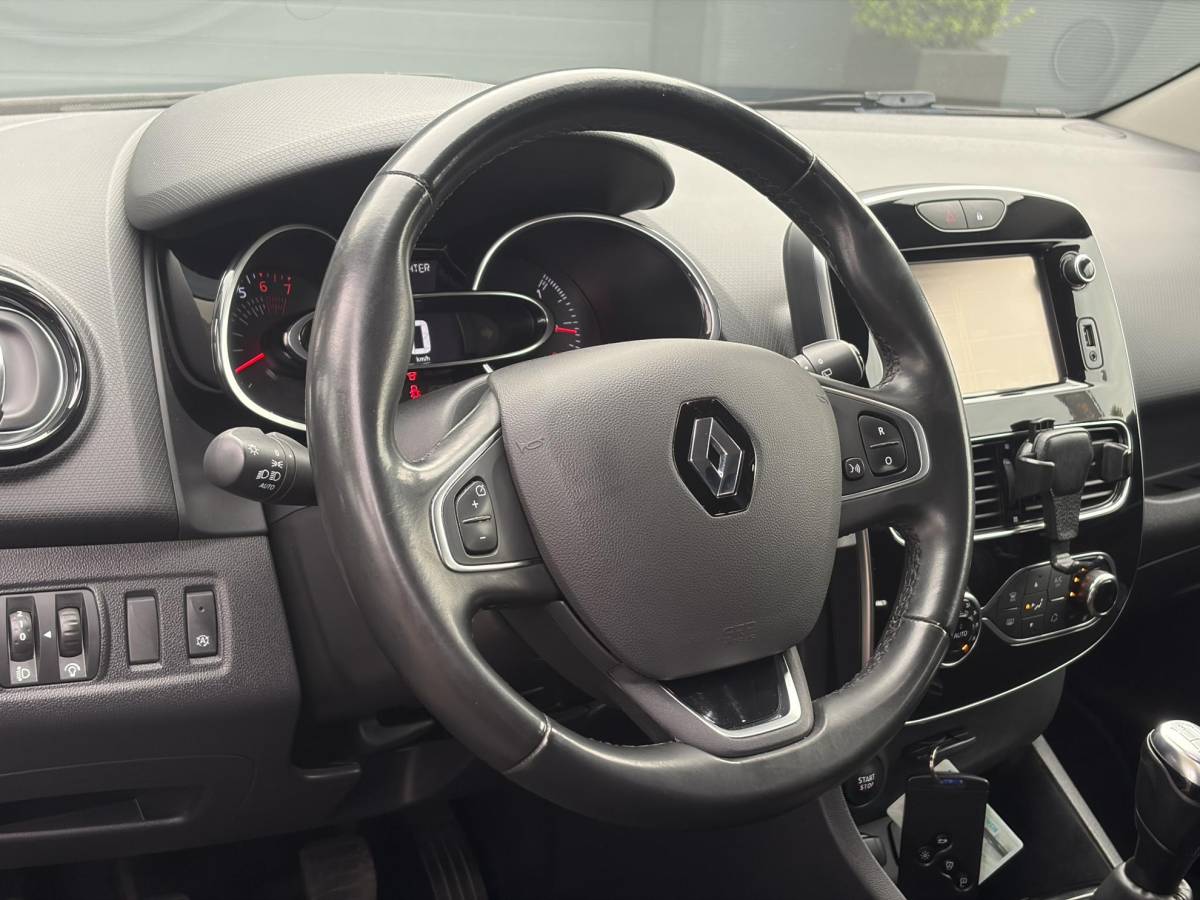 Renault Clio Renault Clio 0.9 TCe Intens ✓D-Ketting vv in 01-2026✓Camera✓Navi✓Keyless✓Dealer Onderhouden✓Halfleder✓LED✓Lm velgen✓Airco✓Cruise✓Pdc V+A✓4 Elekt Ramen✓N.A.P✓Apk tot 05-2027