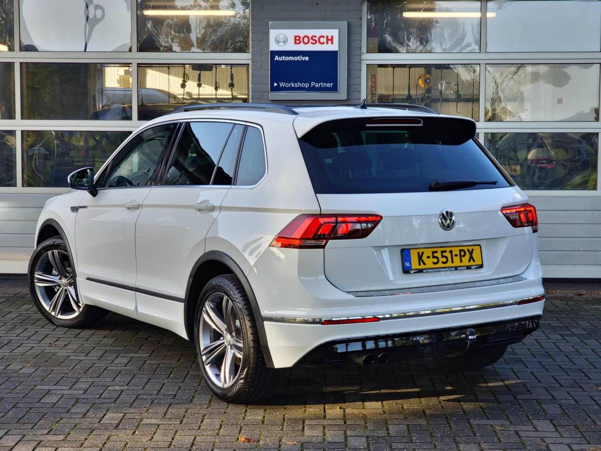 Volkswagen Tiguan Volkswagen Tiguan 1.4 TSI ACT 150PK DSG Comfortline Business R|Pano|trekhaak|R-line|LED|19-inch|Dynaudio|