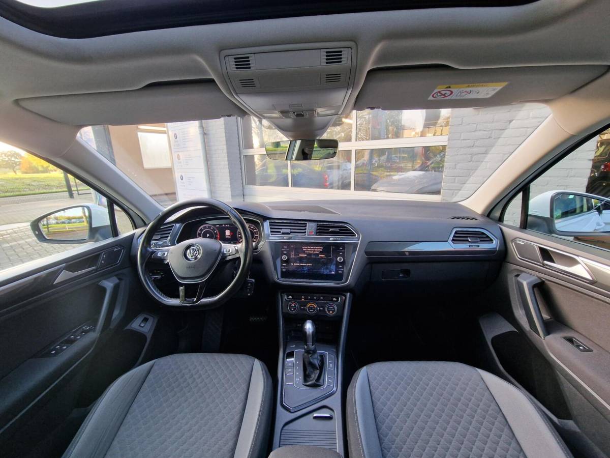 Volkswagen Tiguan Volkswagen Tiguan 1.4 TSI ACT 150PK DSG Comfortline Business R|Pano|trekhaak|R-line|LED|19-inch|Dynaudio|