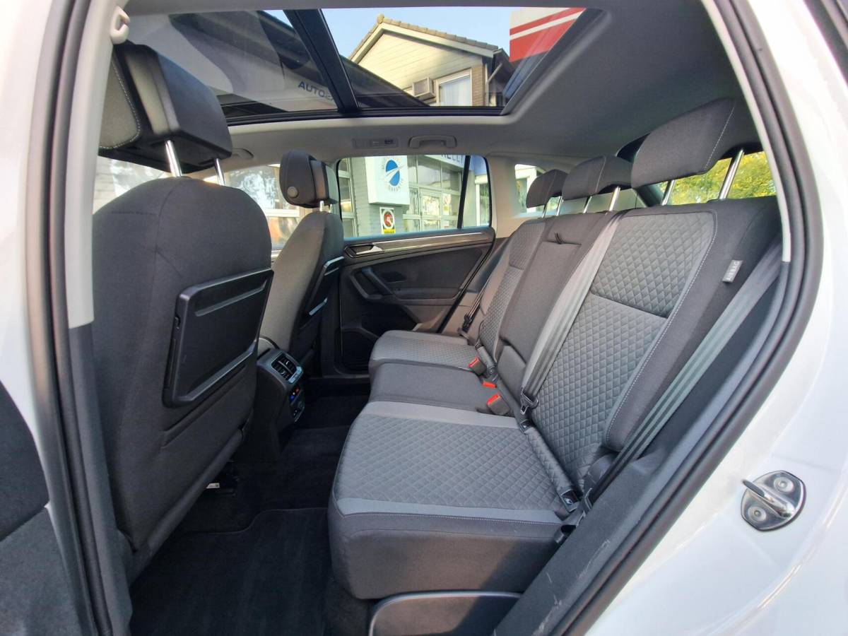 Volkswagen Tiguan Volkswagen Tiguan 1.4 TSI ACT 150PK DSG Comfortline Business R|Pano|trekhaak|R-line|LED|19-inch|Dynaudio|