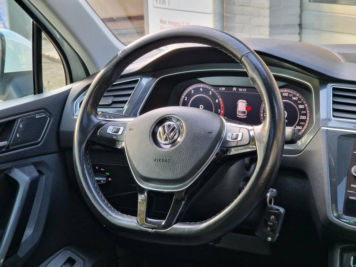 Volkswagen Tiguan Volkswagen Tiguan 1.4 TSI ACT 150PK DSG Comfortline Business R|Pano|trekhaak|R-line|LED|19-inch|Dynaudio|