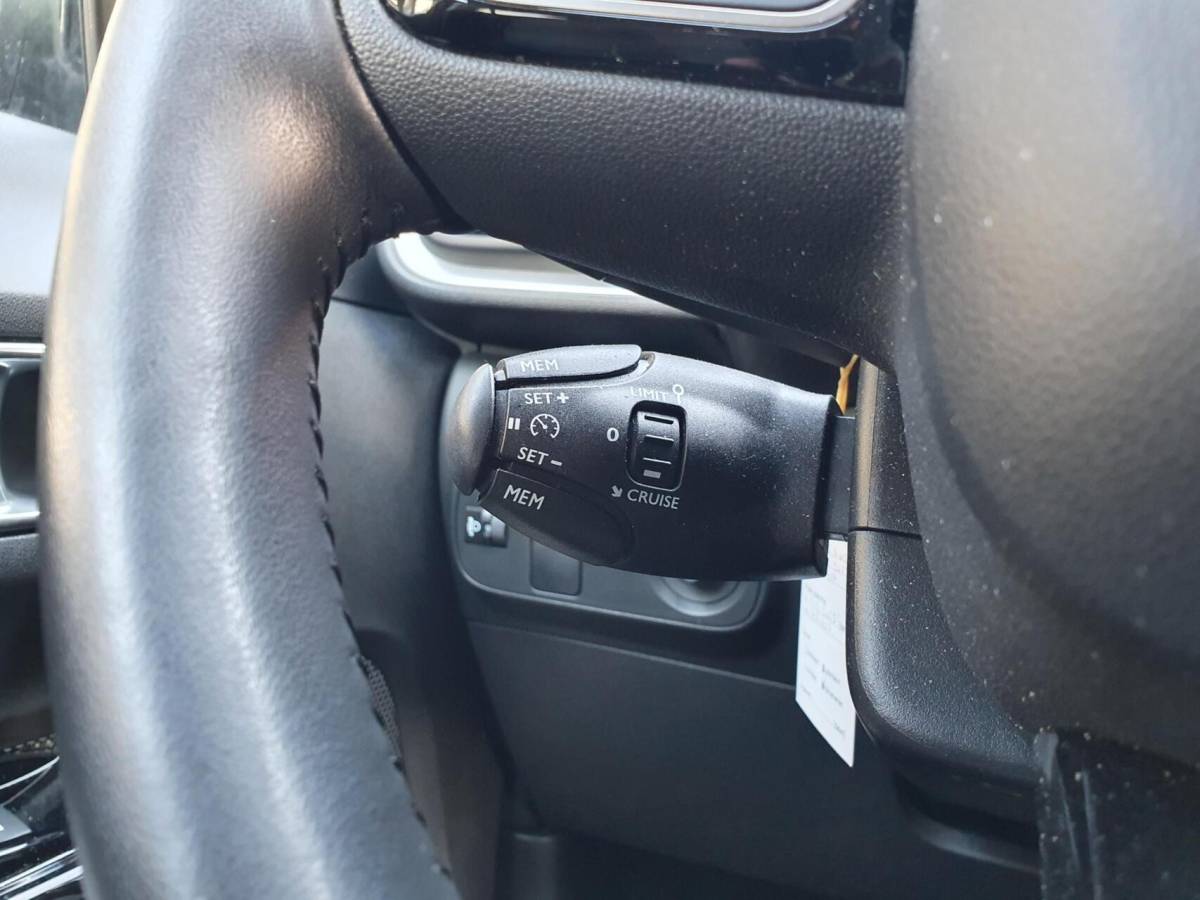 Citroën C3 Citroen C3 1.2 PureTech S&S Shine|2017|Automaat|Clima|Camera|Trekhaak|