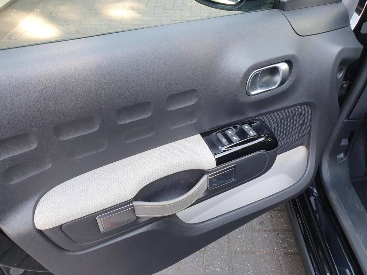 Citroën C3 Citroen C3 1.2 PureTech S&S Shine|2017|Automaat|Clima|Camera|Trekhaak|