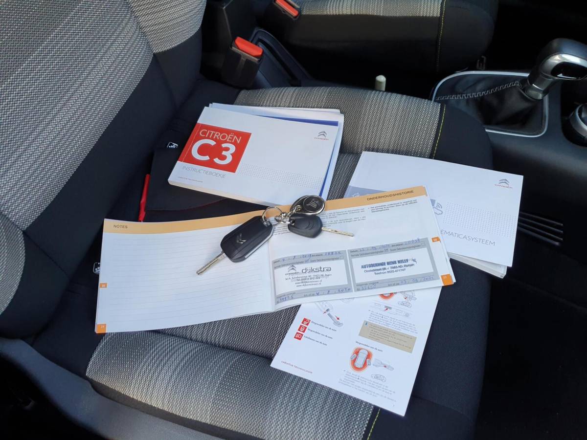 Citroën C3 Citroen C3 1.2 PureTech S&S Shine|2017|Automaat|Clima|Camera|Trekhaak|