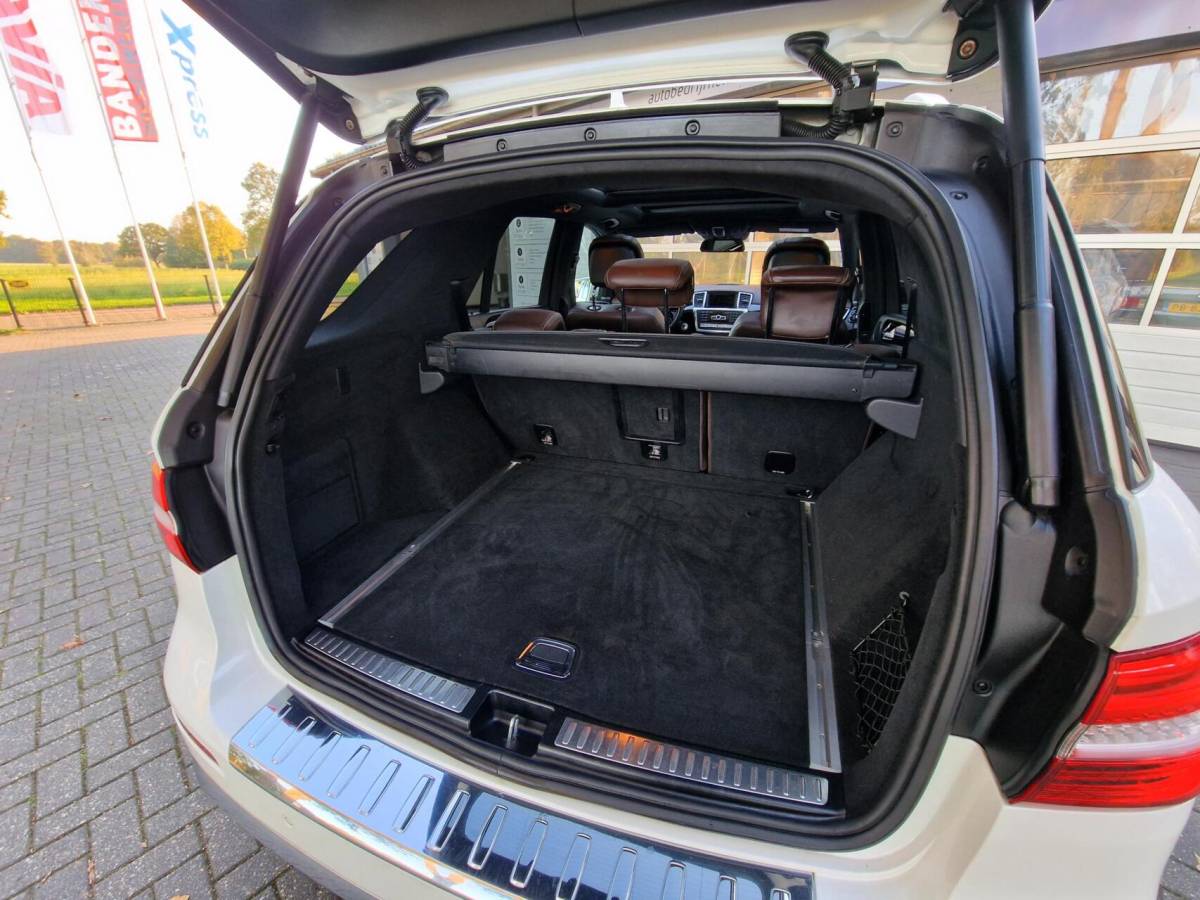 Mercedes-Benz M-Klasse Mercedes M-klasse ML 500 4.7-liter V8 Biturbo 409PK|AMG-uitgevoerd|Designo|360’Camera|Trekhaak|LEER|Xenon|ACC|Stoel&Stuur-verwarming|Karman&Kardon|Schuifdak|