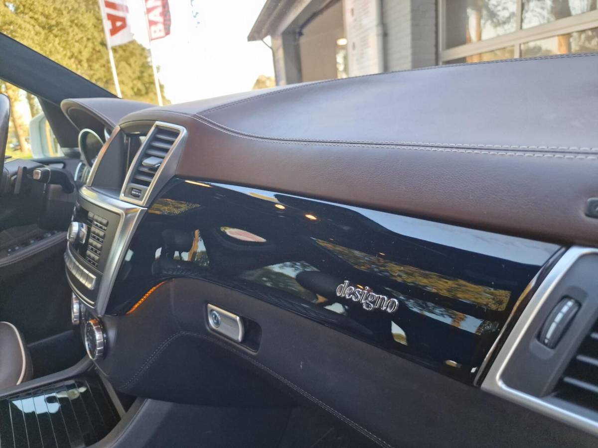 Mercedes-Benz M-Klasse Mercedes M-klasse ML 500 4.7-liter V8 Biturbo 409PK|AMG-uitgevoerd|Designo|360’Camera|Trekhaak|LEER|Xenon|ACC|Stoel&Stuur-verwarming|Karman&Kardon|Schuifdak|