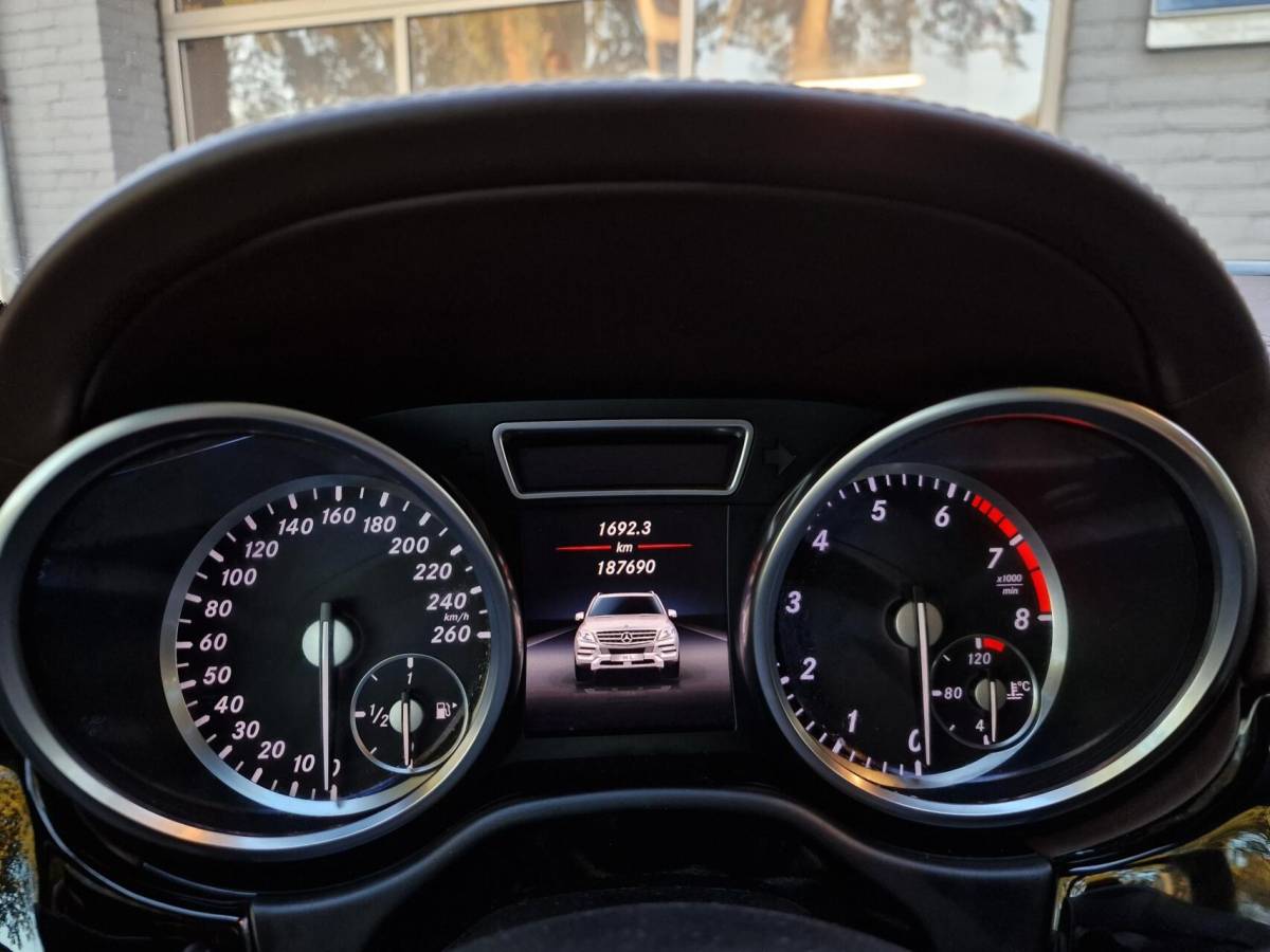 Mercedes-Benz M-Klasse Mercedes M-klasse ML 500 4.7-liter V8 Biturbo 409PK|AMG-uitgevoerd|Designo|360’Camera|Trekhaak|LEER|Xenon|ACC|Stoel&Stuur-verwarming|Karman&Kardon|Schuifdak|