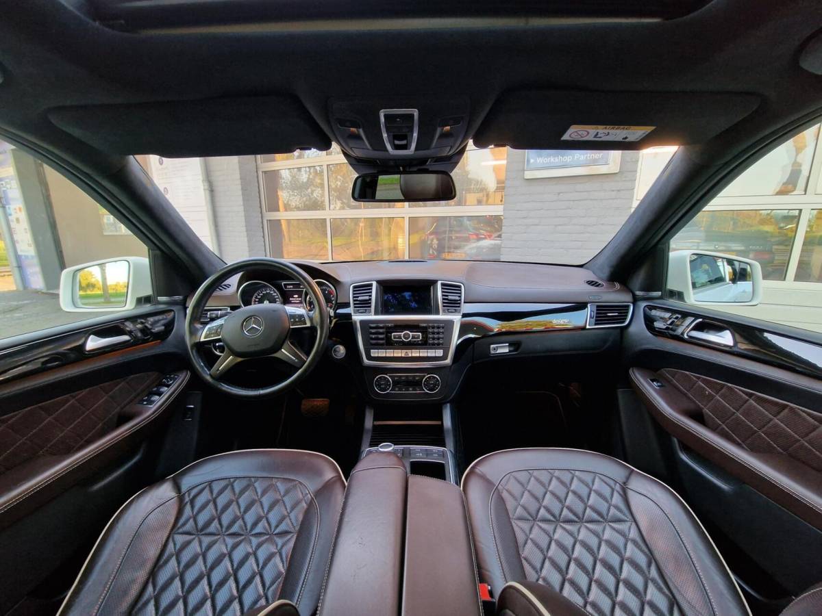 Mercedes-Benz M-Klasse Mercedes M-klasse ML 500 4.7-liter V8 Biturbo 409PK|AMG-uitgevoerd|Designo|360’Camera|Trekhaak|LEER|Xenon|ACC|Stoel&Stuur-verwarming|Karman&Kardon|Schuifdak|