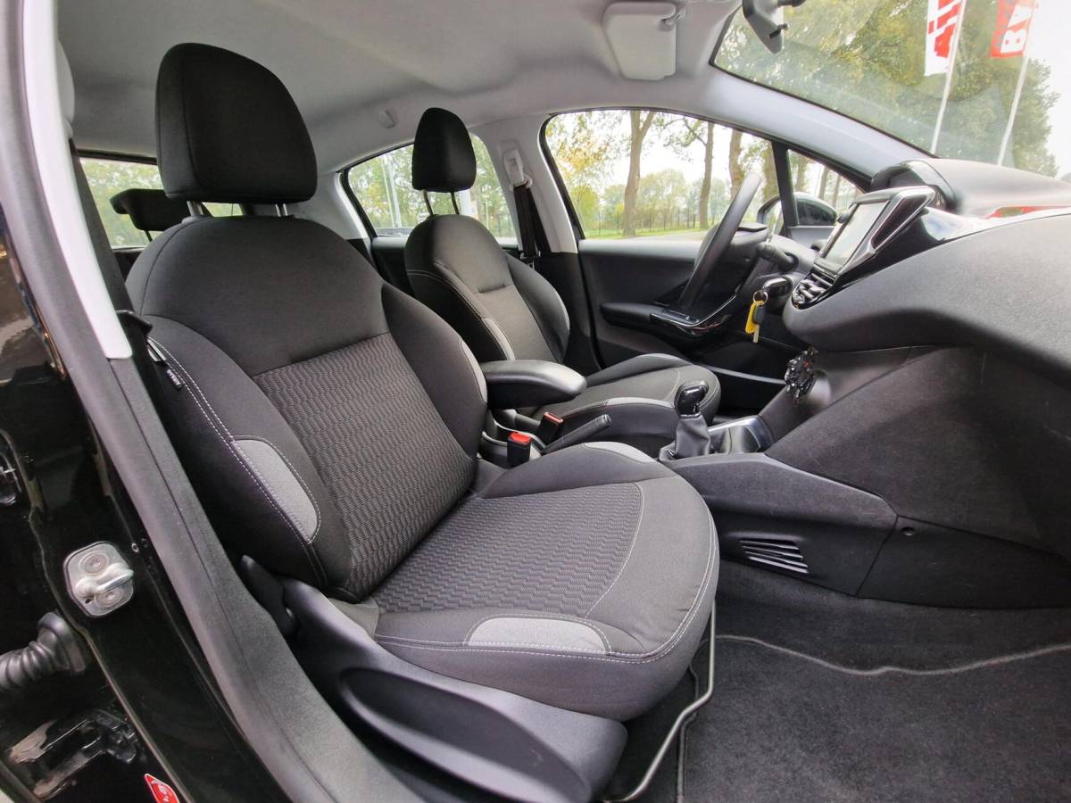 Peugeot 208 Peugeot 208 1.2 PureTech Blue Lion|Airco|Cruise|Navi|84.009KM|