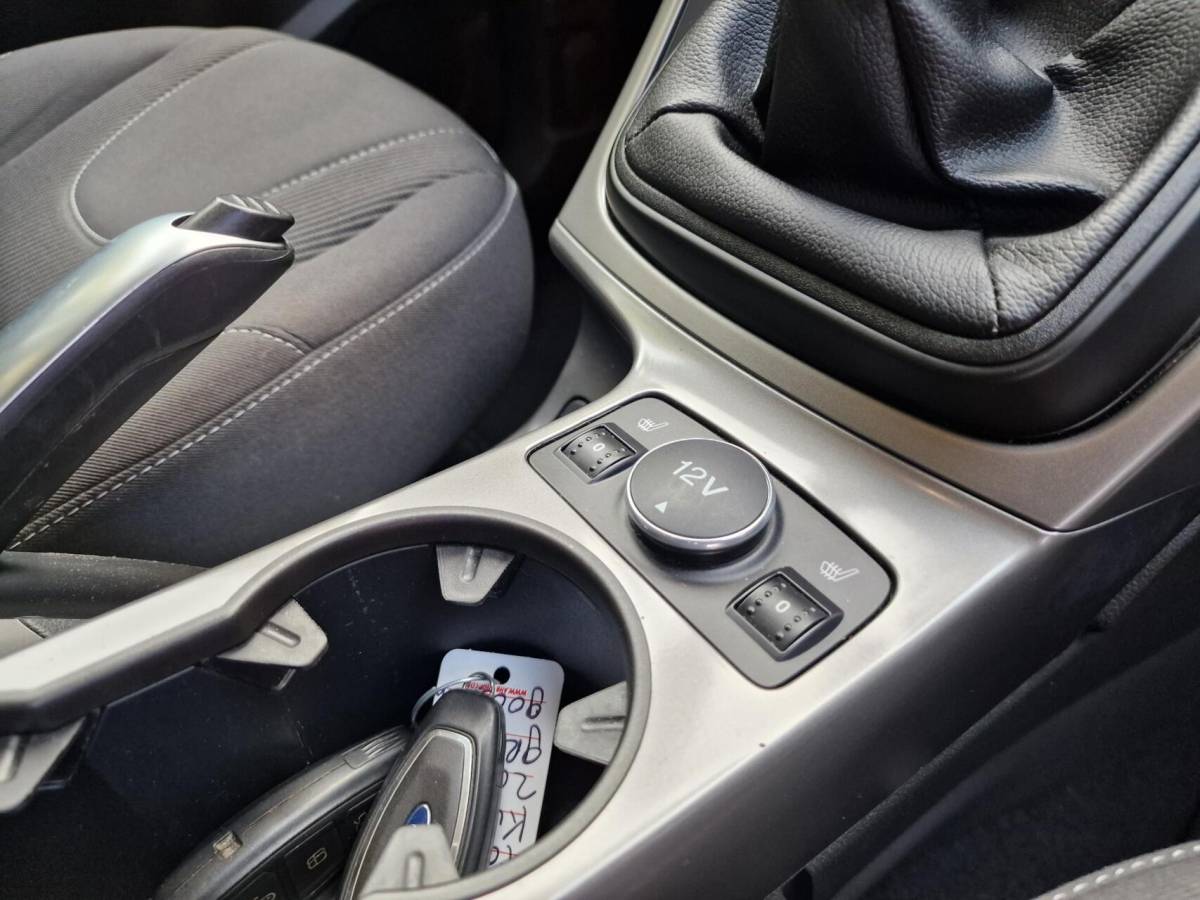 Ford Kuga Ford Kuga 1.5 Titanium|150PK|Trekhaak|Navi|Clima|PDC|Cruise|89.991KM|NL-Auto|Nieuwe dist.riem bij aflevering!|