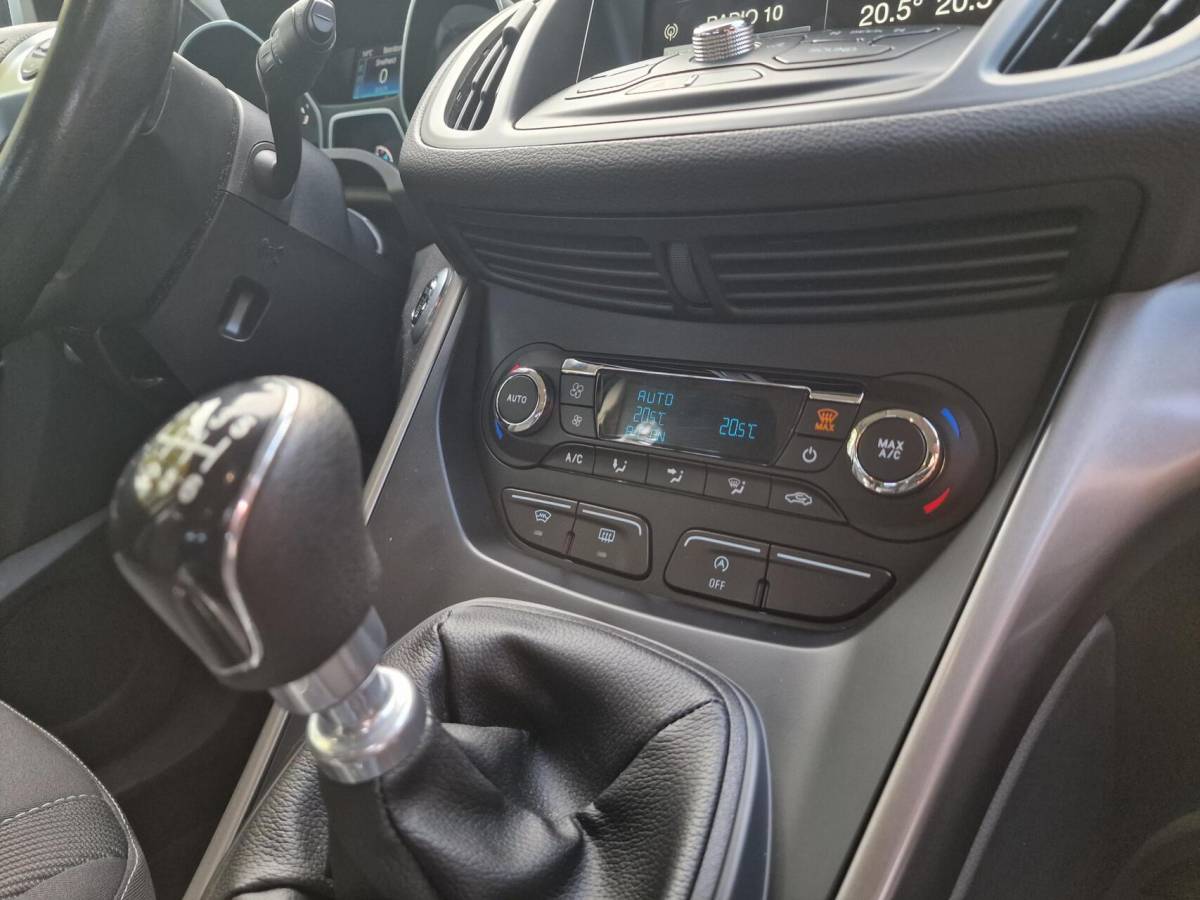 Ford Kuga Ford Kuga 1.5 Titanium|150PK|Trekhaak|Navi|Clima|PDC|Cruise|89.991KM|NL-Auto|Nieuwe dist.riem bij aflevering!|