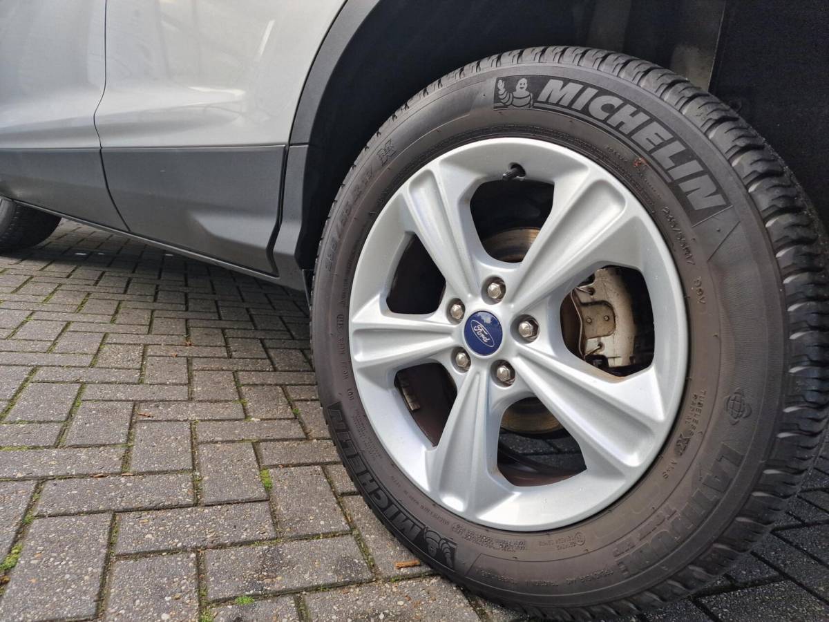 Ford Kuga Ford Kuga 1.5 Titanium|150PK|Trekhaak|Navi|Clima|PDC|Cruise|89.991KM|NL-Auto|Nieuwe dist.riem bij aflevering!|