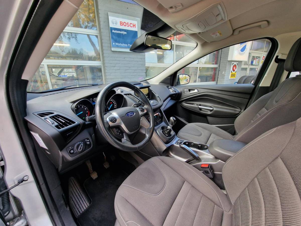 Ford Kuga Ford Kuga 1.5 Titanium|150PK|Trekhaak|Navi|Clima|PDC|Cruise|89.991KM|NL-Auto|Nieuwe dist.riem bij aflevering!|
