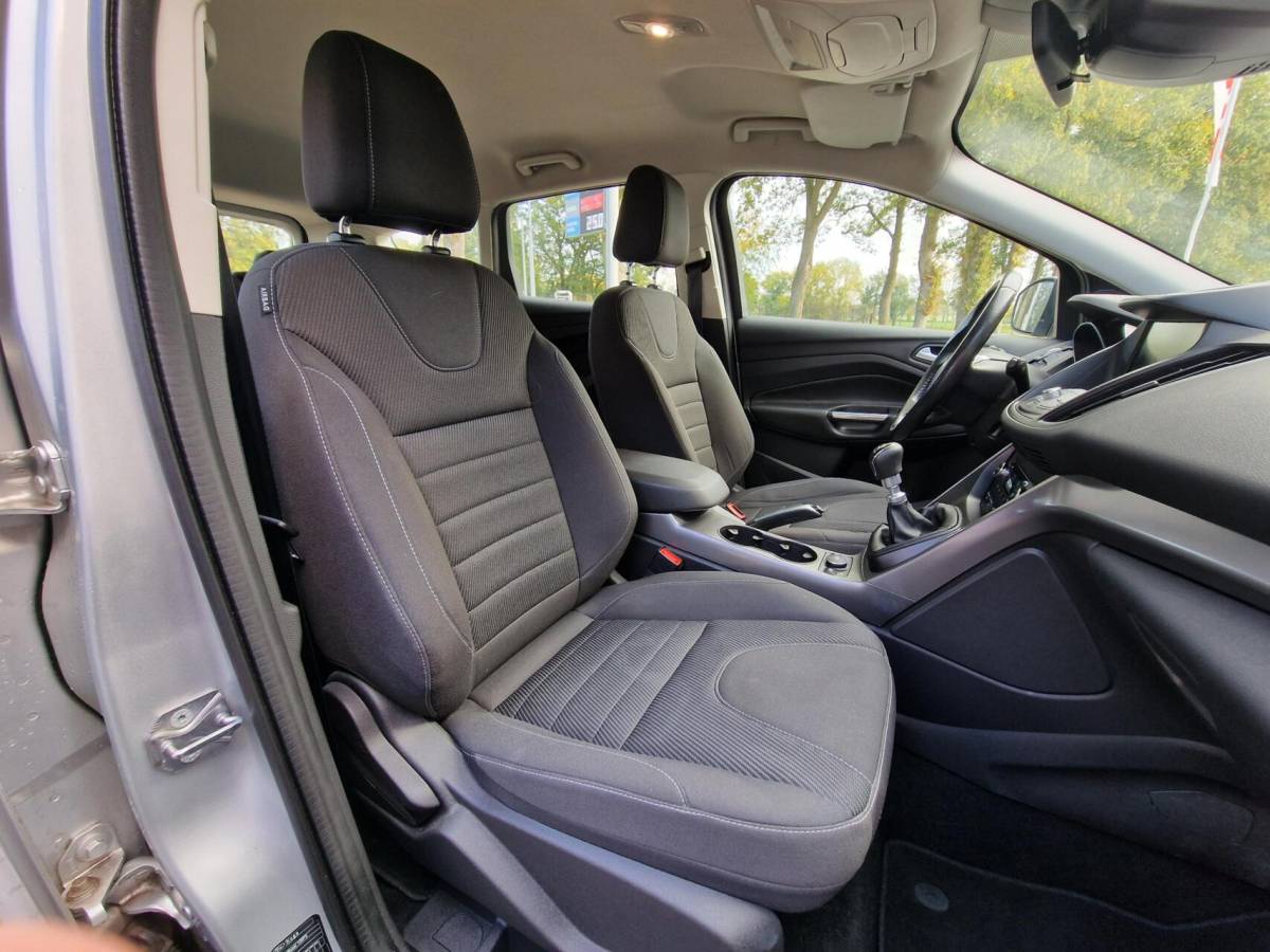Ford Kuga Ford Kuga 1.5 Titanium|150PK|Trekhaak|Navi|Clima|PDC|Cruise|89.991KM|NL-Auto|Nieuwe dist.riem bij aflevering!|