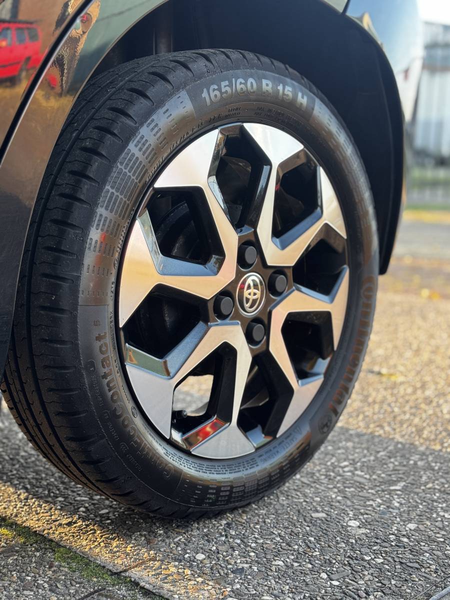 Toyota Aygo TOYOTA AYGO 1.0 VVT-i x-joy·AUT·Carplay·Camera·Airco·LM velgen