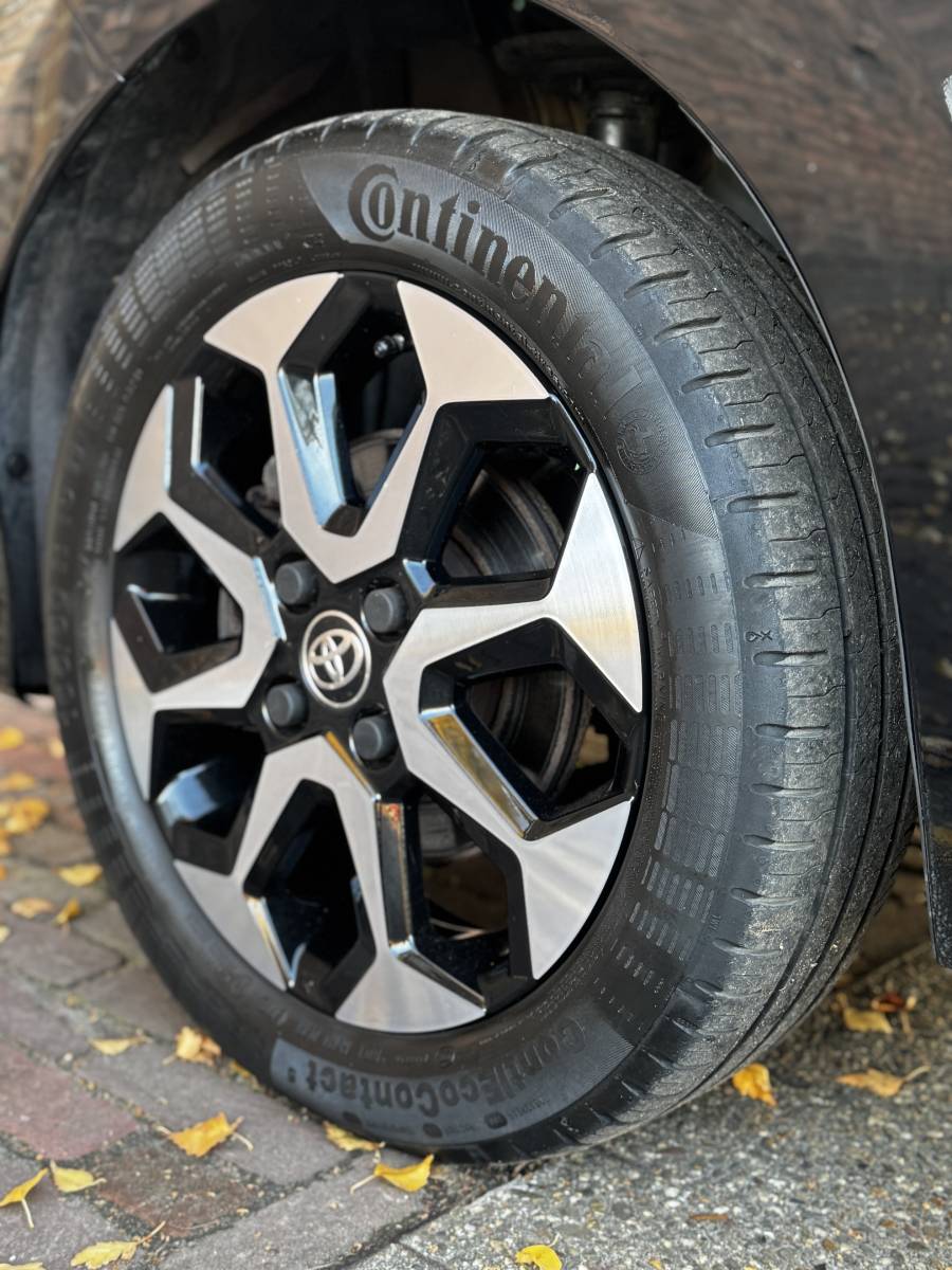 Toyota Aygo TOYOTA AYGO 1.0 VVT-i x-joy·AUT·Carplay·Camera·Airco·LM velgen