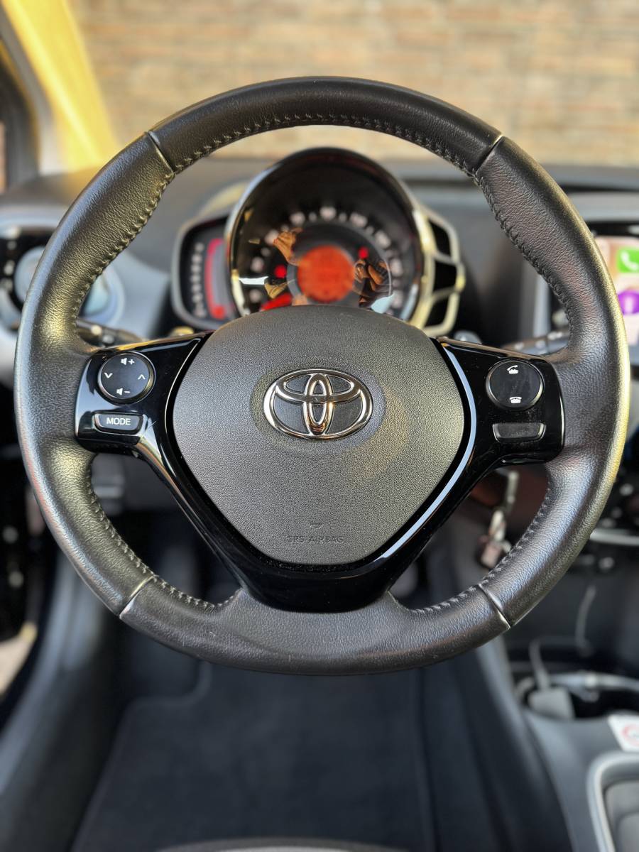 Toyota Aygo TOYOTA AYGO 1.0 VVT-i x-joy·AUT·Carplay·Camera·Airco·LM velgen