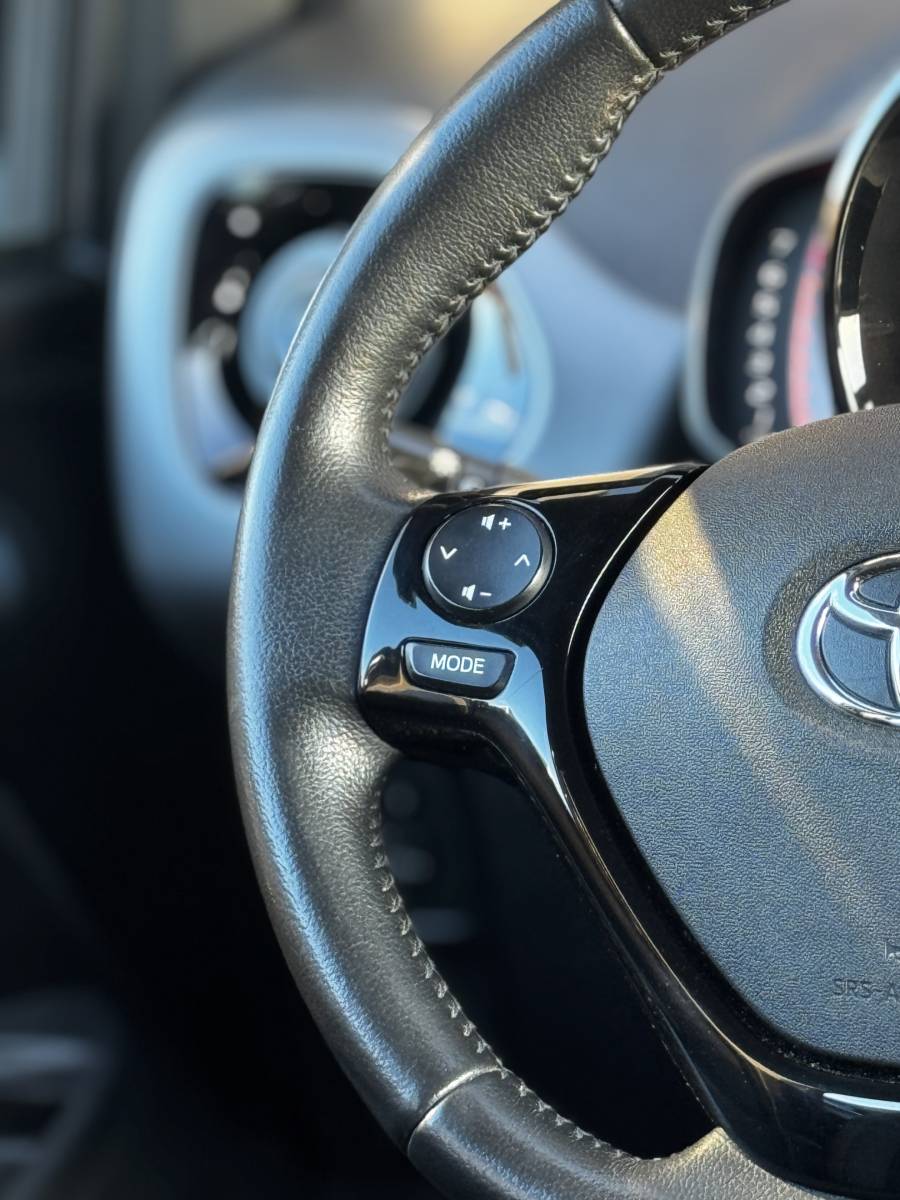 Toyota Aygo TOYOTA AYGO 1.0 VVT-i x-joy·AUT·Carplay·Camera·Airco·LM velgen