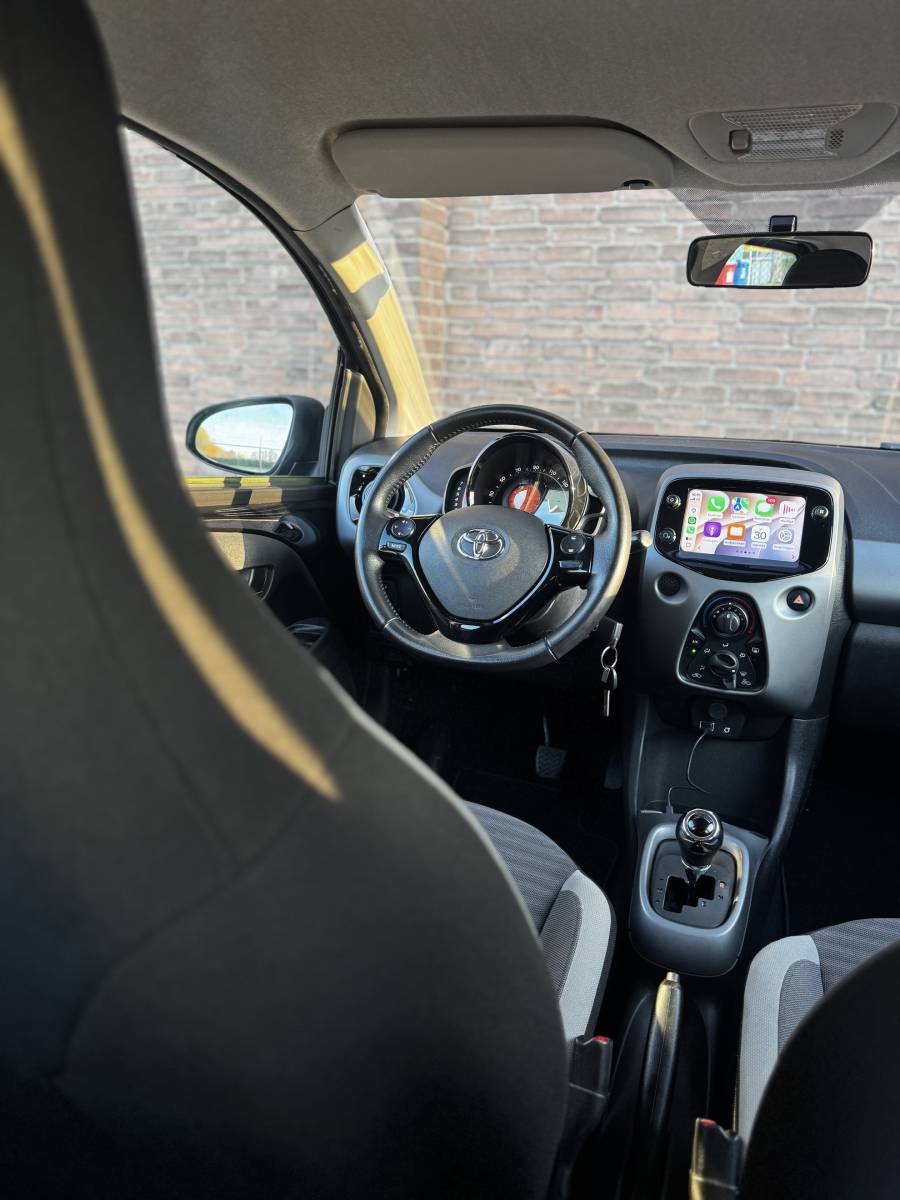 Toyota Aygo TOYOTA AYGO 1.0 VVT-i x-joy·AUT·Carplay·Camera·Airco·LM velgen