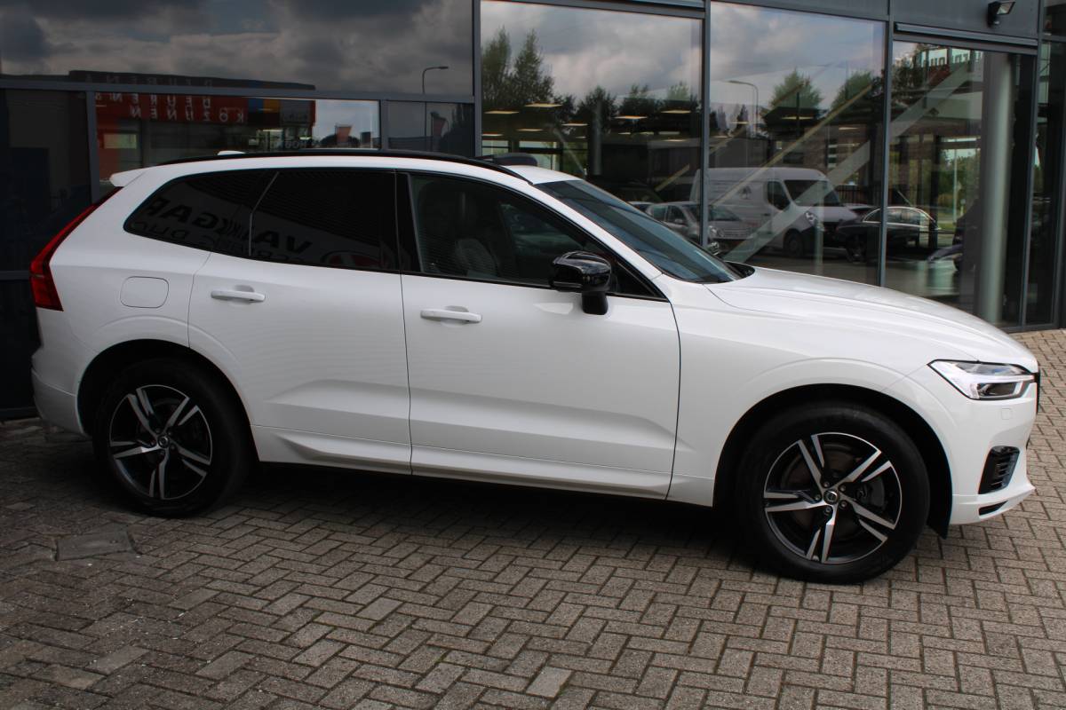 Volvo XC60 Volvo XC60 2.0 Recharge T6 AWD R-Design SCHUIFDAK,H&K,BLIS,TREKHAAK